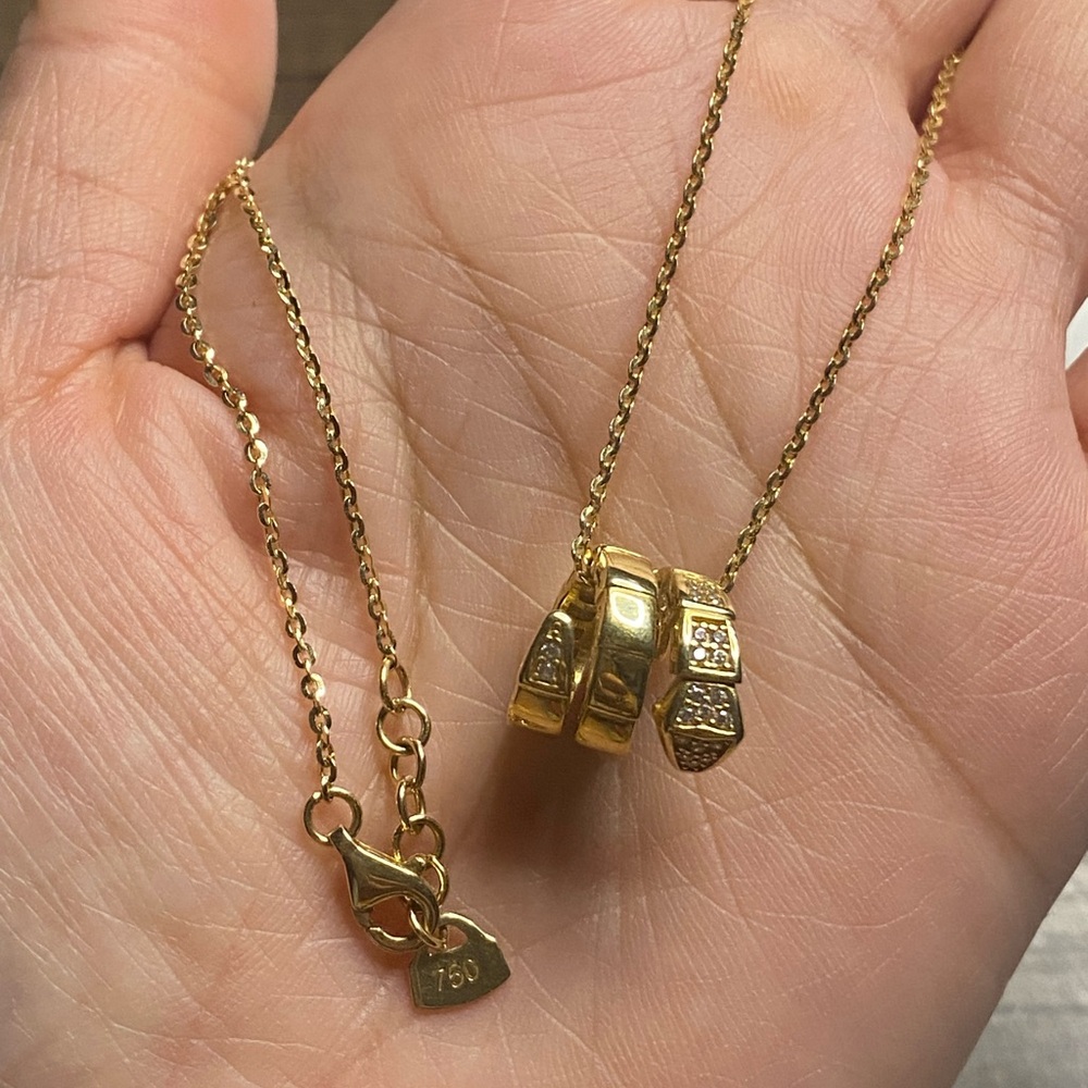 Real 18k saudi gold center necklace
